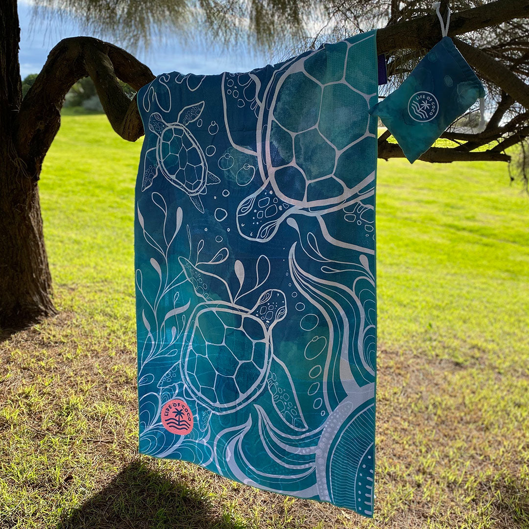Sand-free beach towel reversible 160m x 90cm - Whale Tale
