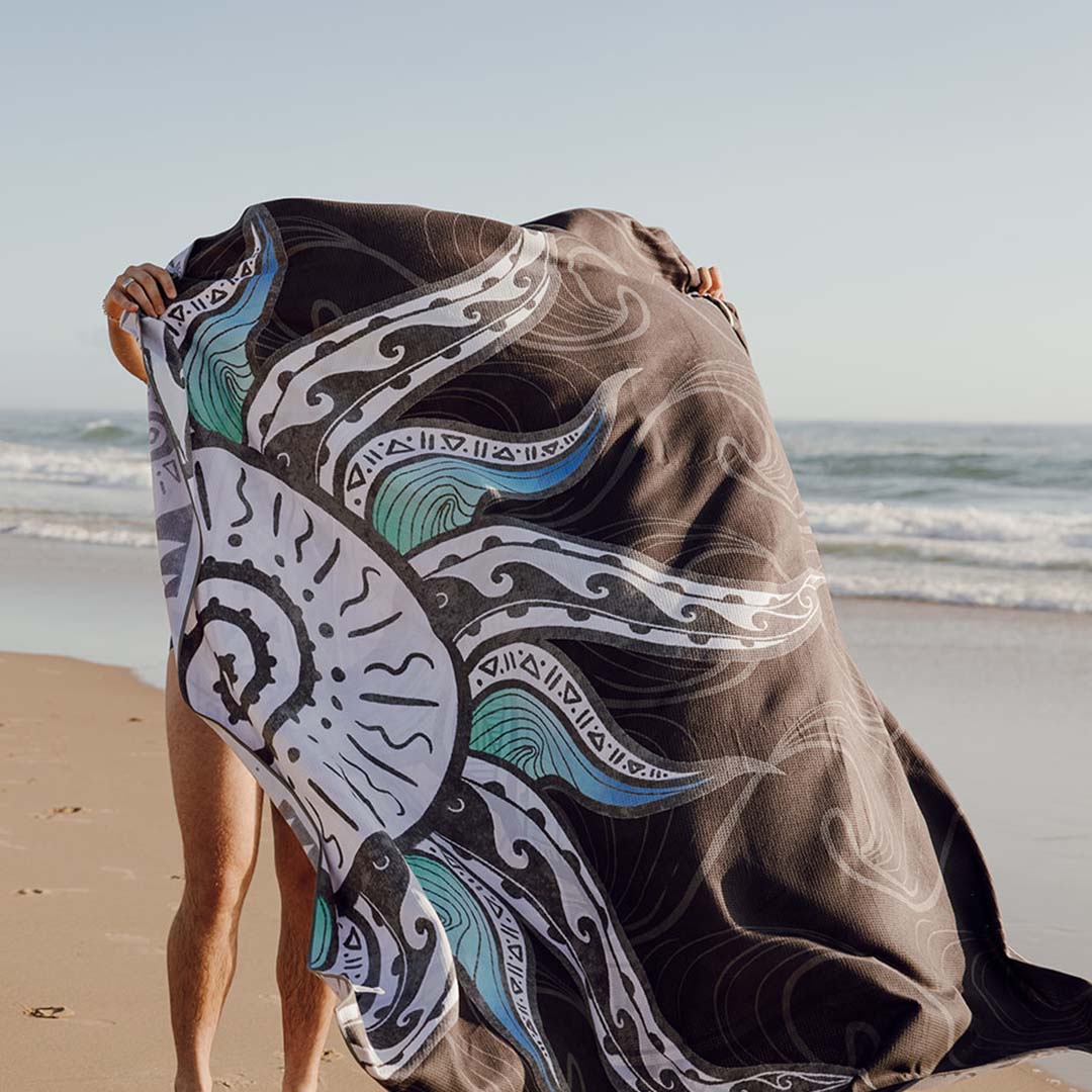 Shaka XL sand-free beach towel