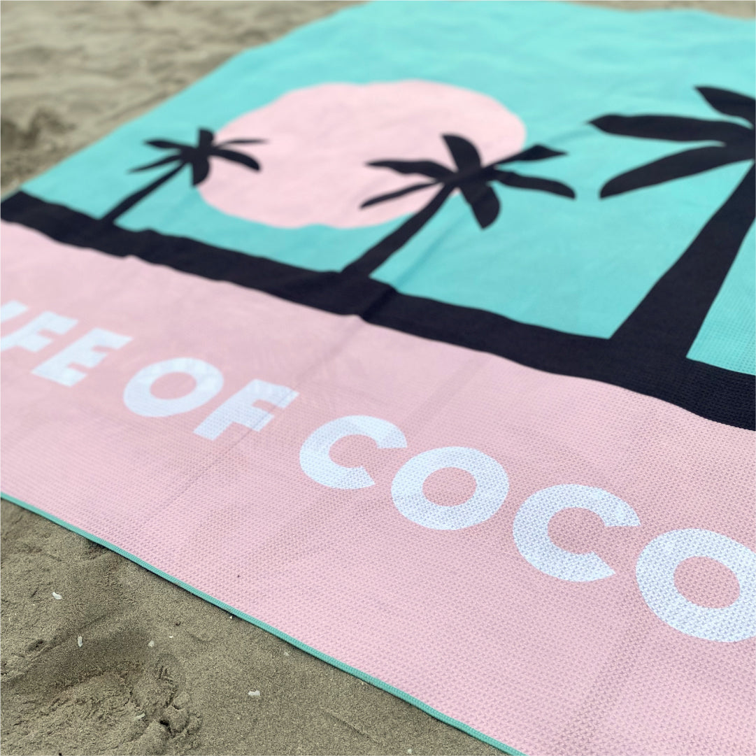 Life of Coco sand-free beach towel tropical palm trees